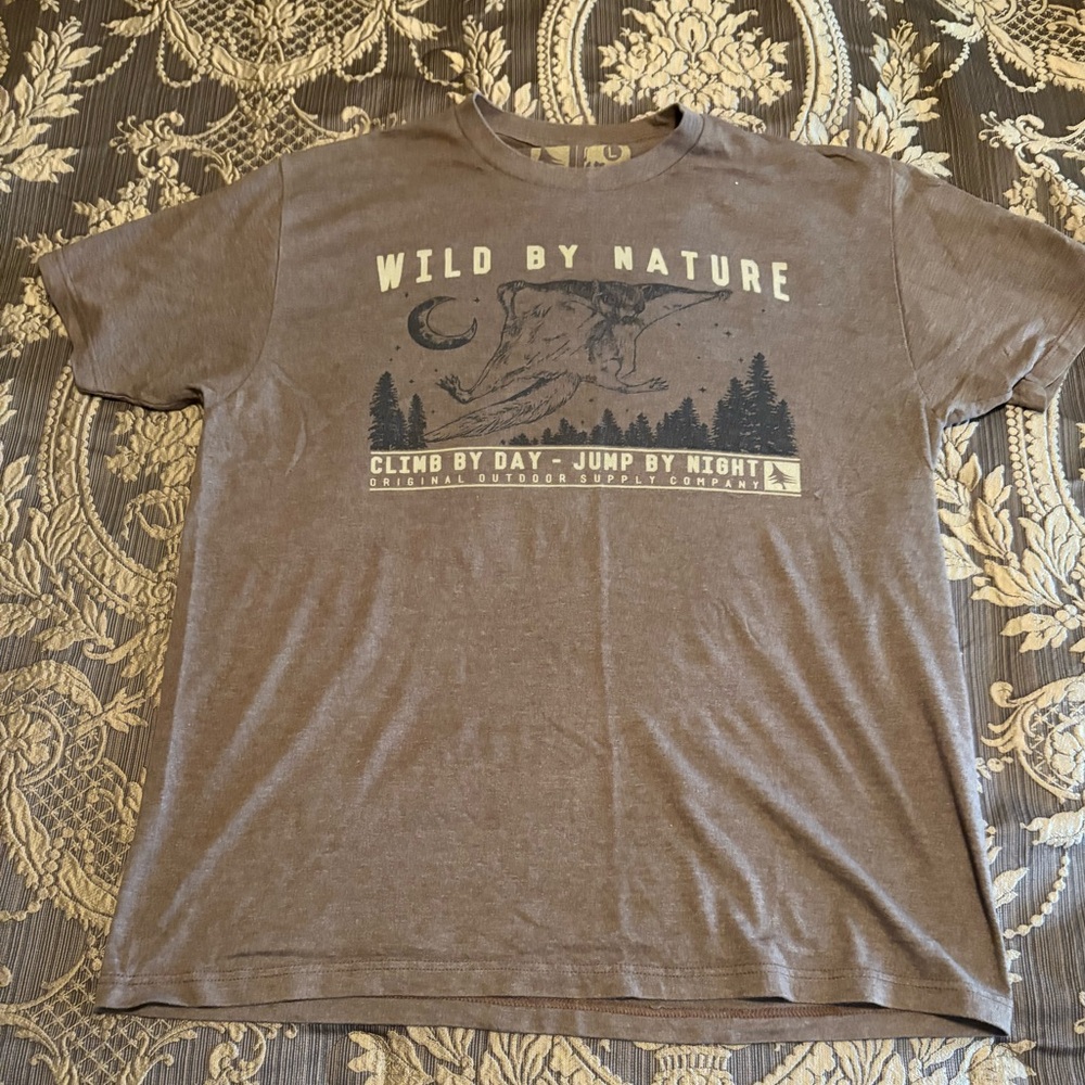Wild by Nature Climb by Day - Jump by night Tree Tee Size Large Great condition!
